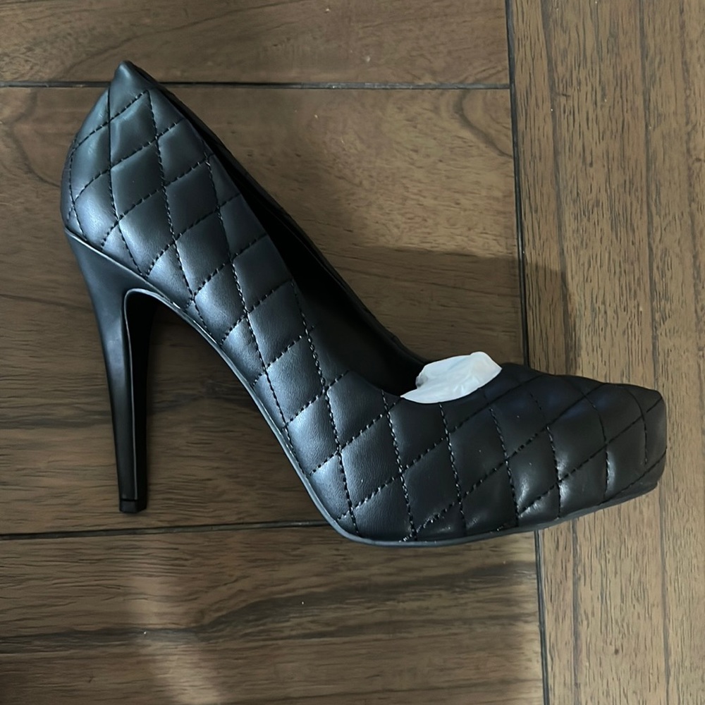 Jessica Simpson heels